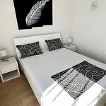 River 503 Apartman *