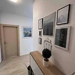 River 503 Apartman *