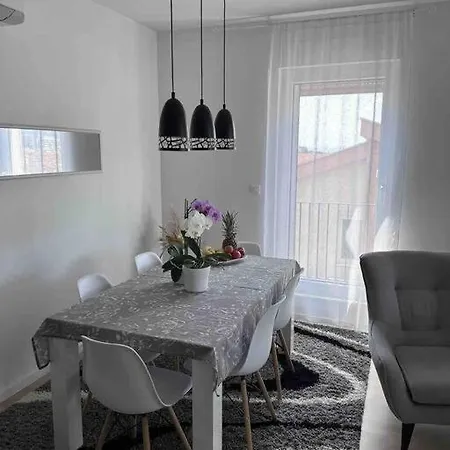 River 503 Apartment